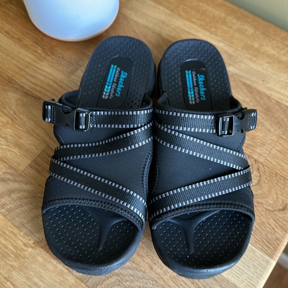 Sandals SKECHERS WOMEN'S REGGAE - Outdoor Lifestyle SANDAL, Size 8 - Picture 2 of 7